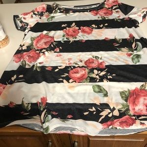 BRAND NEW Woman’s PLUS Size 2X Boutique Top